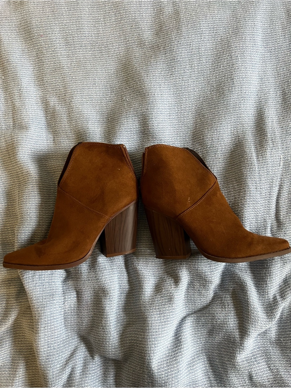 Qupid Size 6 Women's Brown Suede Block Heel Ankle Boots